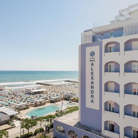Hotel Alexandra - Beach Front - Healthy Xxl Breakfast & Brunch Until 12 30 - Parking Included Мизано-Адриатико Экстерьер фото