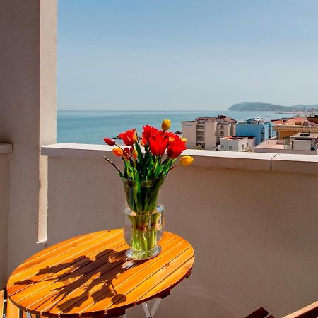 Hotel Alexandra - Beach Front - Healthy Xxl Breakfast & Brunch Until 12 30 - Parking Included Мизано-Адриатико Экстерьер фото