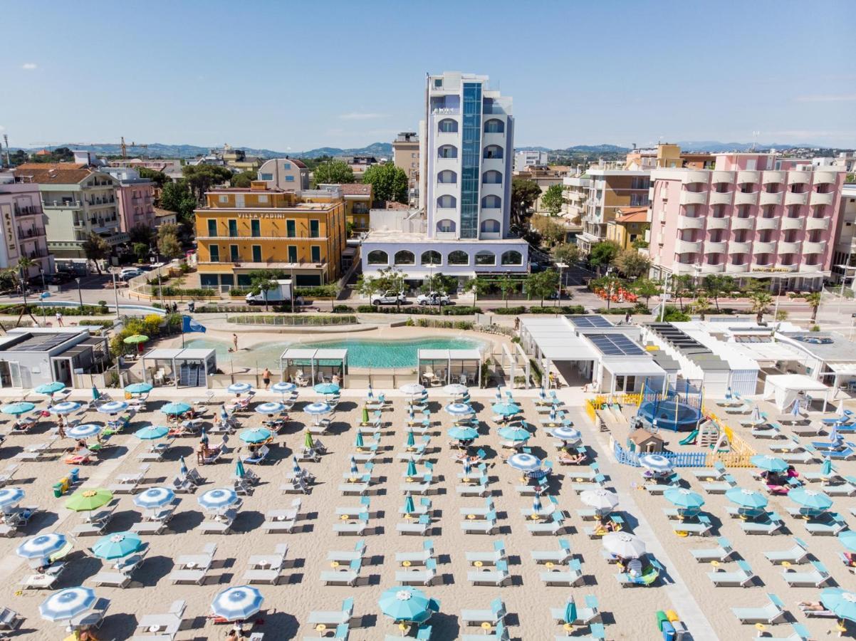 Hotel Alexandra - Beach Front - Healthy Xxl Breakfast & Brunch Until 12 30 - Parking Included Мизано-Адриатико Экстерьер фото
