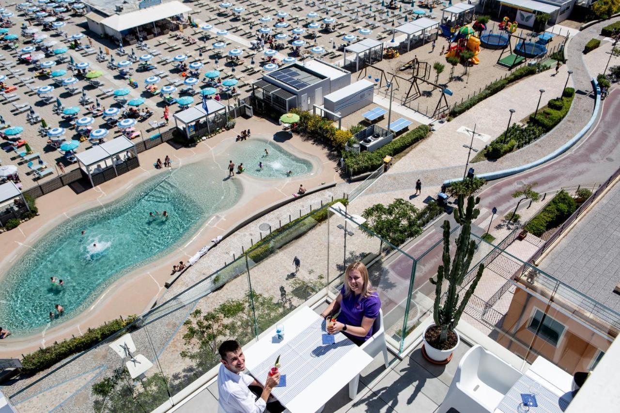 Hotel Alexandra - Beach Front - Healthy Xxl Breakfast & Brunch Until 12 30 - Parking Included Мизано-Адриатико Экстерьер фото