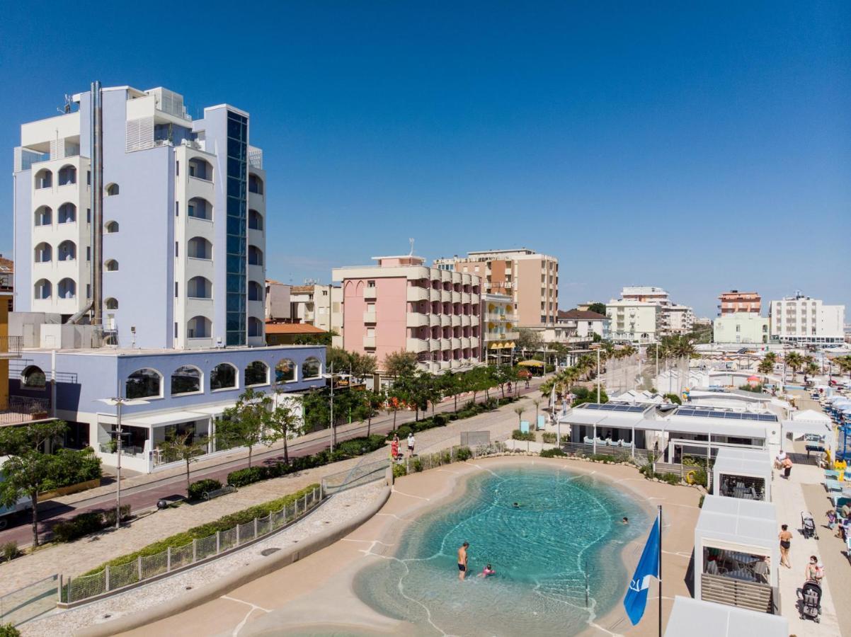 Hotel Alexandra - Beach Front - Healthy Xxl Breakfast & Brunch Until 12 30 - Parking Included Мизано-Адриатико Экстерьер фото