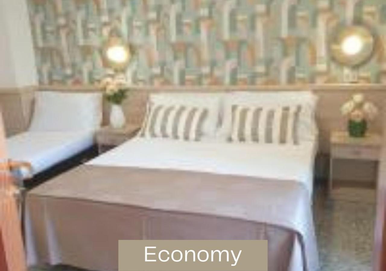 Hotel Alexandra - Beach Front - Healthy Xxl Breakfast & Brunch Until 12 30 - Parking Included Мизано-Адриатико Экстерьер фото