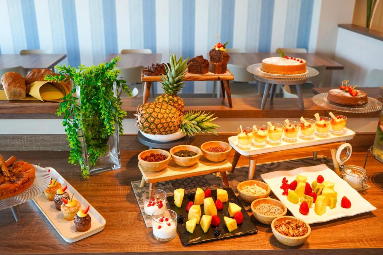 Hotel Alexandra - Beach Front - Healthy Xxl Breakfast & Brunch Until 12 30 - Parking Included Мизано-Адриатико Экстерьер фото