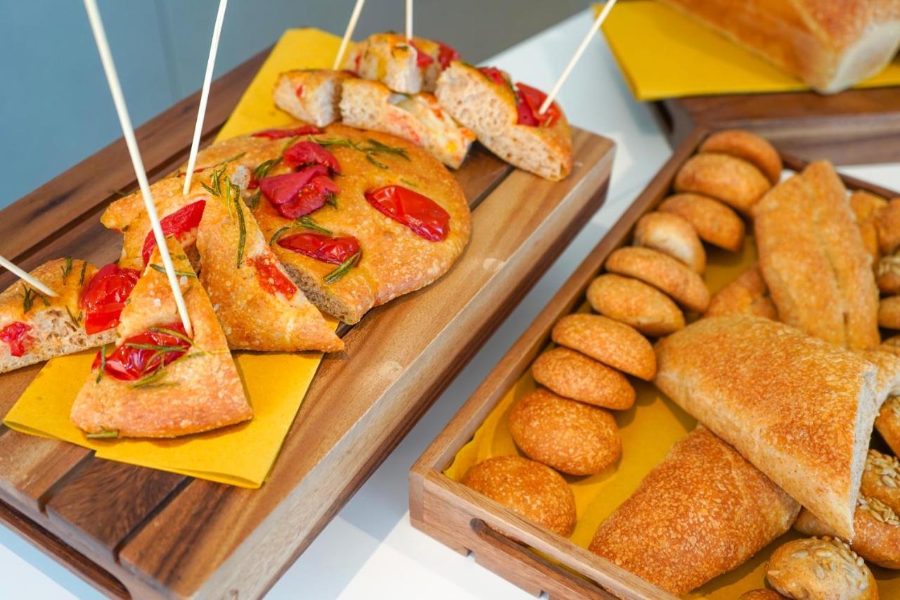 Hotel Alexandra - Beach Front - Healthy Xxl Breakfast & Brunch Until 12 30 - Parking Included Мизано-Адриатико Экстерьер фото