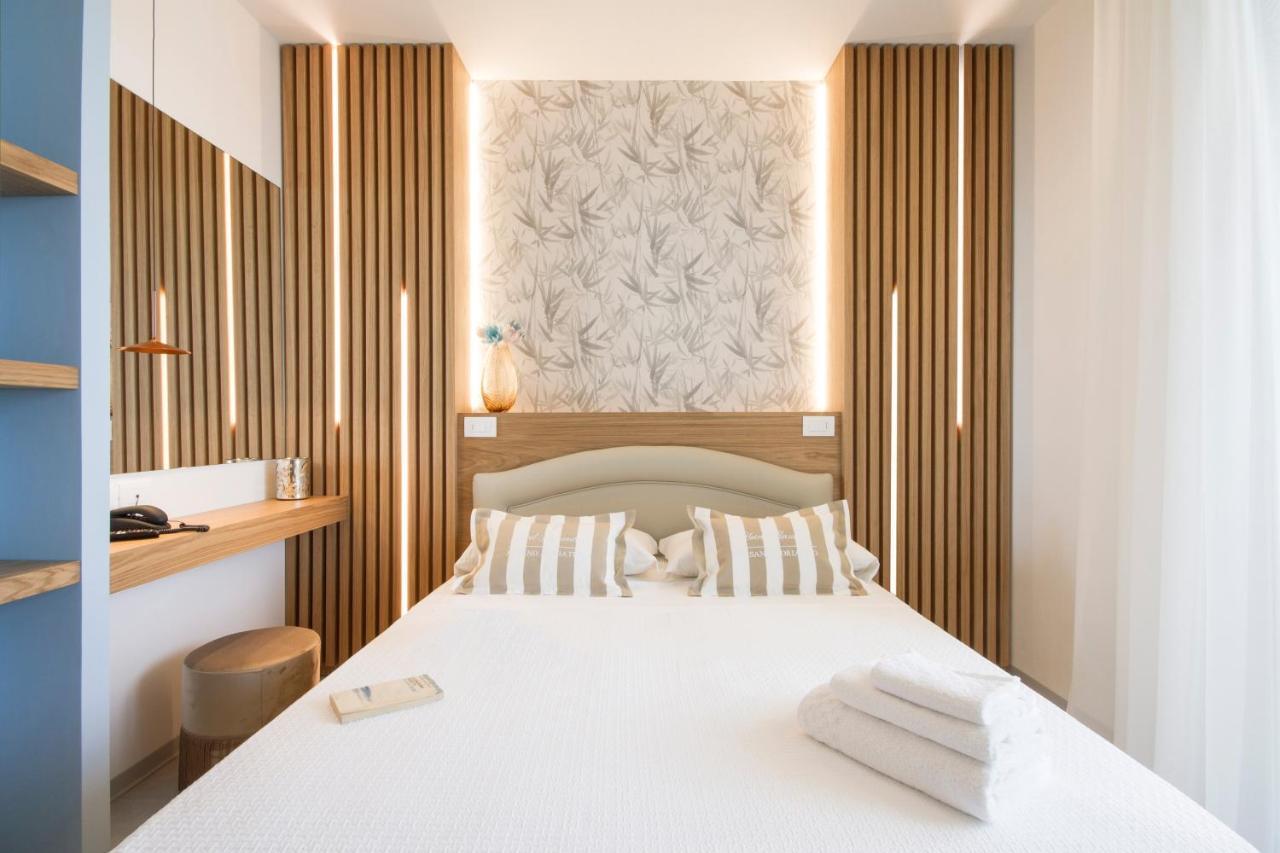 Hotel Alexandra - Beach Front - Healthy Xxl Breakfast & Brunch Until 12 30 - Parking Included Мизано-Адриатико Экстерьер фото